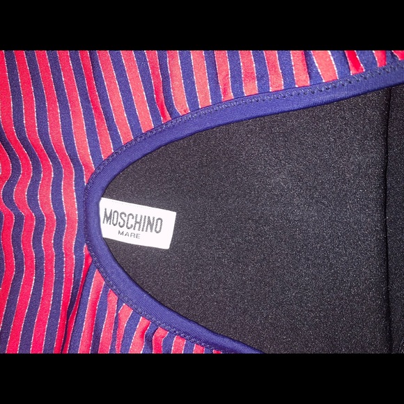 🔥DEAL🔥’MOSCHINO’ swimsuit - Picture 6 of 7